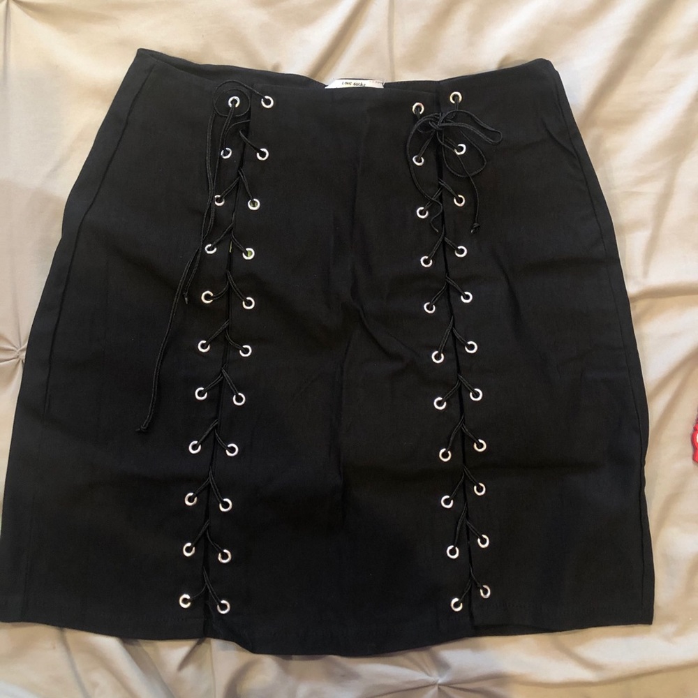 Omighty xtina skirt size large